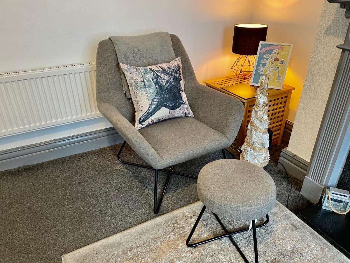 Entire Holiday Home In Blackpool With Free Parking And A Private Patio Garden Exteriér fotografie