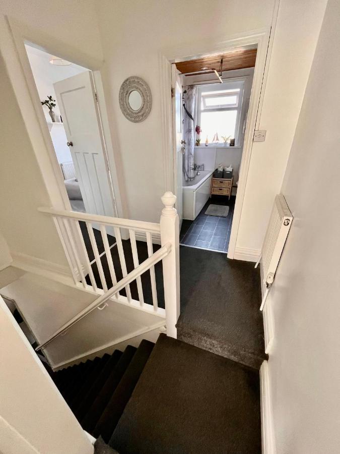 Entire Holiday Home In Blackpool With Free Parking And A Private Patio Garden Exteriér fotografie
